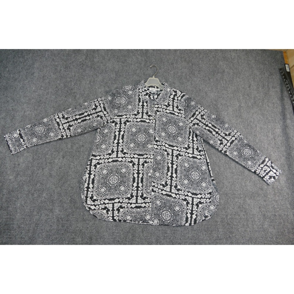 Rose and Olive Ladies button down long sleeve paisley‎ pattern shirt